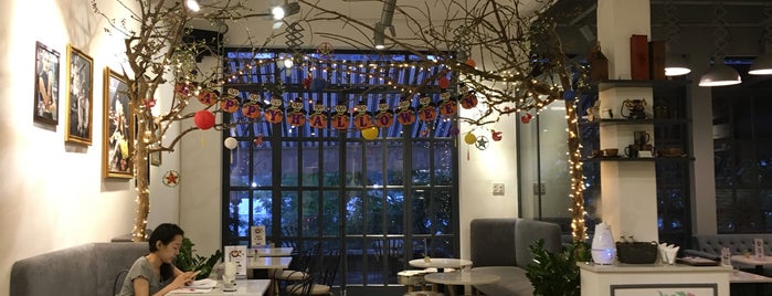 Boa cafe is one of Tempat yang Disimpan Martina.