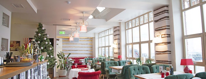 Carpaccio Cafe is one of Lieux sauvegardés par Ruslan.