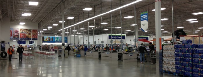 Sam's Club is one of Tempat yang Disukai Ray.