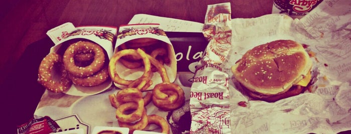 Arby's is one of Locais curtidos por Kerem.