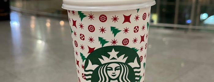 Starbucks is one of Mustafaさんのお気に入りスポット.