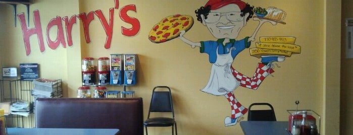 Harry's New York Pizza Subs & Wings is one of Aubrey Ramon: сохраненные места.