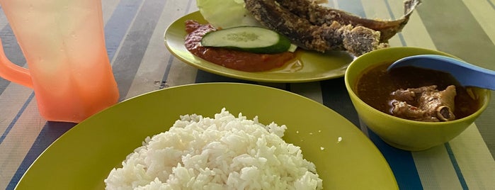 Pecel Lele is one of Makan makan.