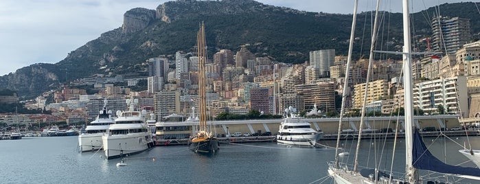 Yacht Club de Monaco is one of Lugares favoritos de Michele.