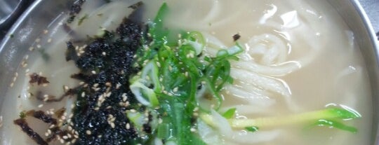 홍두깨손칼국수 is one of Pretty-good food in 안양.