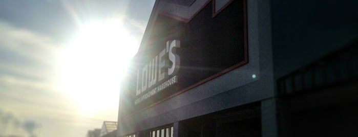 Lowe's is one of Orte, die Jim gefallen.
