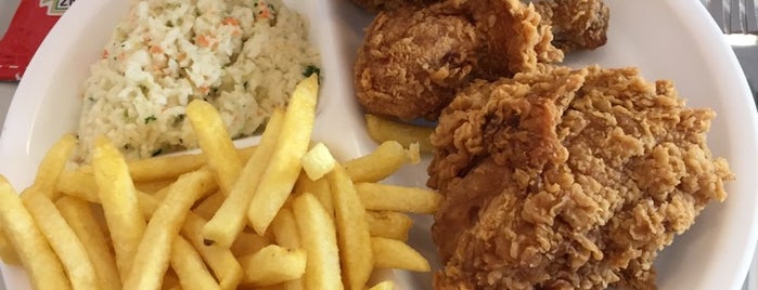 Nick's Southern Fried Chicken And Ribs is one of Locais curtidos por NikNak.