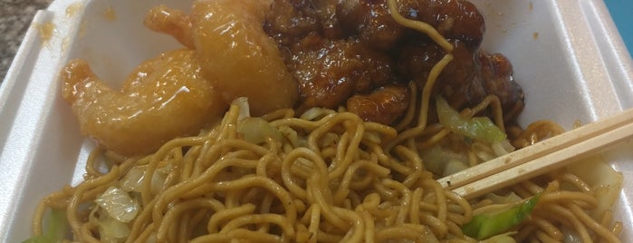 Panda Express is one of Mikeさんのお気に入りスポット.