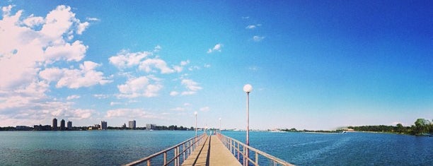 Belle Isle Park is one of Detroit.