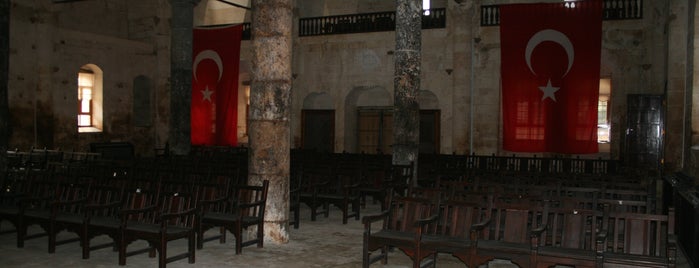 Vali Kemalettin Gazezoğlu Kültür Merkezi is one of Urfa gezi.
