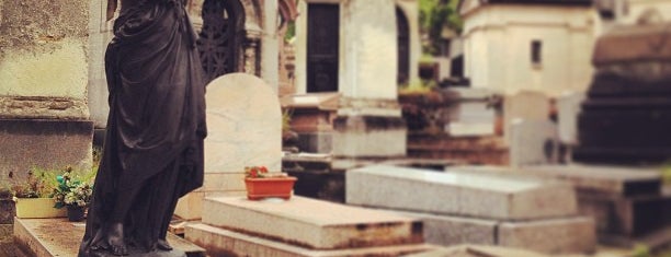 Cementerio del Père-Lachaise is one of Paris.