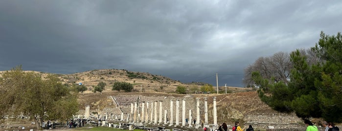 Asklepion Pergamon is one of Tarihi Yerler.