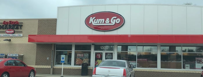 Kum & Go is one of Tempat yang Disukai La-Tica.