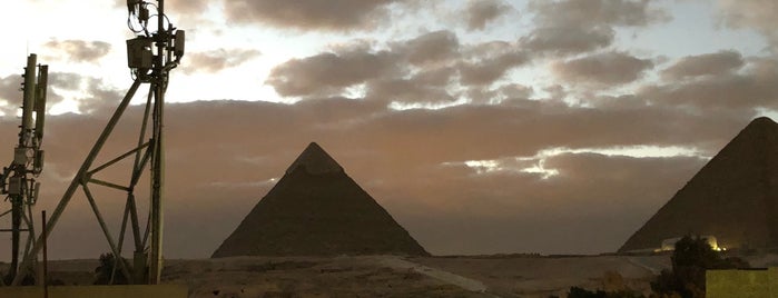 Pyramids Loft Homestay is one of Orte, die Semra gefallen.