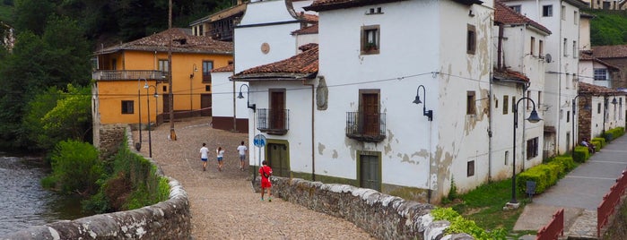 Cangas del Narcea is one of Tempat yang Disukai Anselmo.