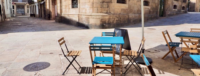 The Black Dog Tavern is one of A Coruña.