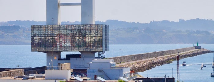 Torre de Control Marítimo is one of Vainas que debo hacer cuando regrese a Coruña.
