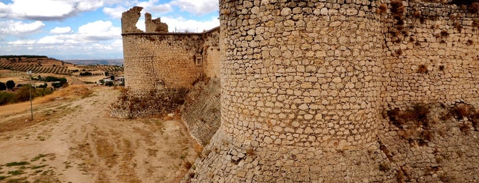 Castillo de Chinchón is one of M - ALREDEDORES.