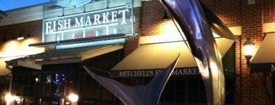 Mitchell's Fish Market is one of Andy 님이 좋아한 장소.