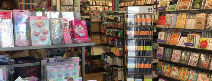 Paperchase is one of Londres.