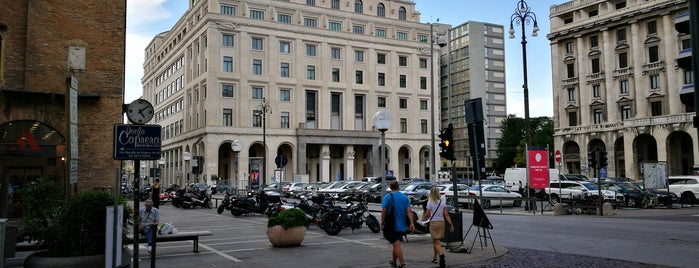 Piazza dell'Insurrezione is one of LE MIE PIAZZE.