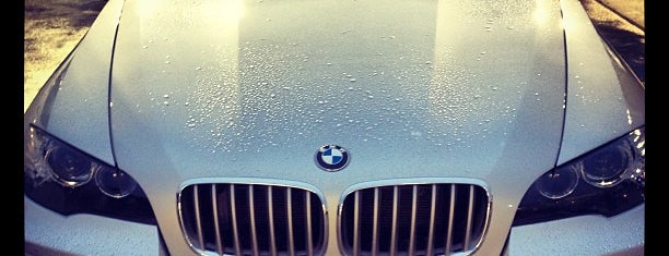 Momentum BMW is one of Orte, die Ivimto gefallen.
