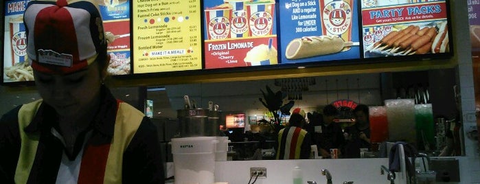 Hot Dog on a Stick is one of Lugares favoritos de Jolie.