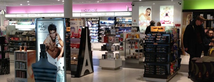 BuY Paris Duty Free is one of Endroits à visiter..
