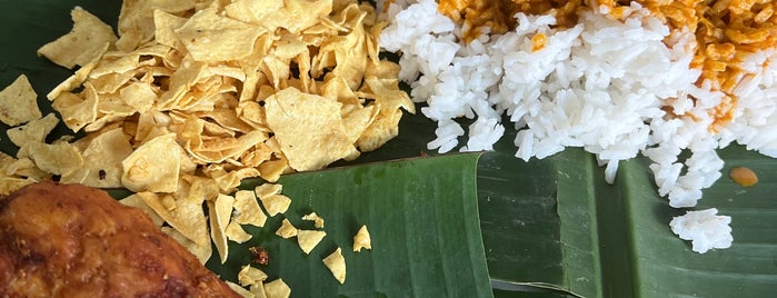 Yap Kee Banana Leaf Rice is one of Klangs Best Jizzs.
