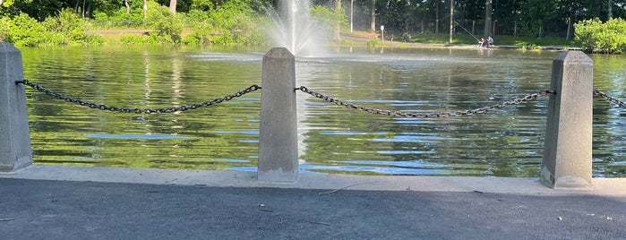 West Hudson Park's Lake is one of I love trees.