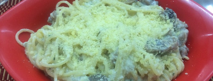 La Pasta World is one of Locais curtidos por Alexandra.