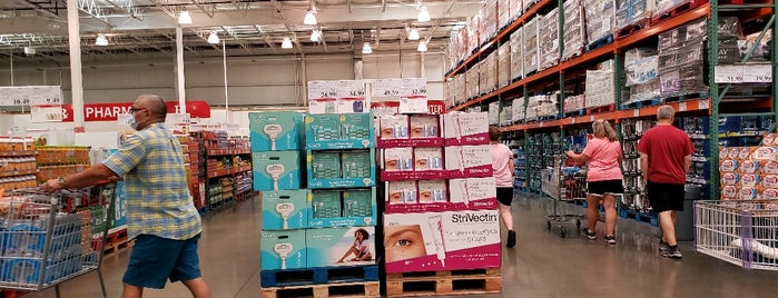 Costco is one of Karenさんのお気に入りスポット.