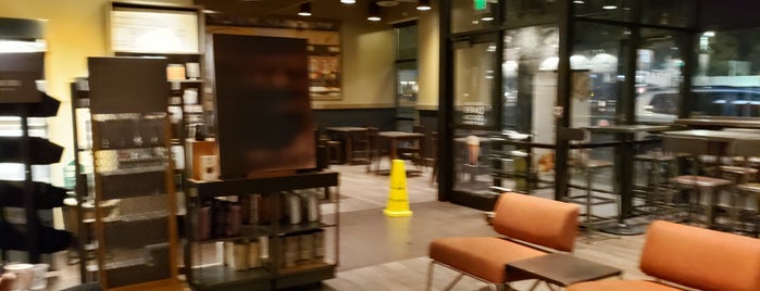 Starbucks is one of Musaphiri.
