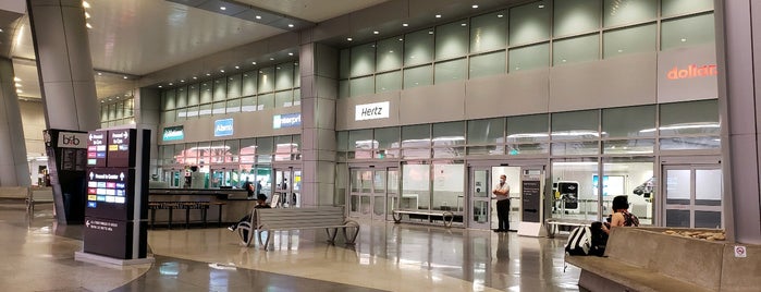 Car Rental Center is one of Markさんのお気に入りスポット.