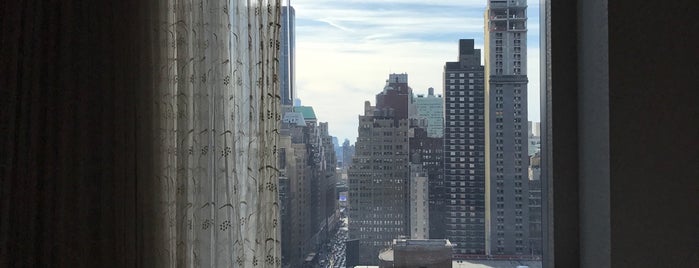 InterContinental New York Times Square is one of Jelle'nin Beğendiği Mekanlar.