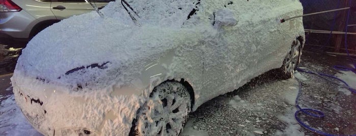 Green Car Wash is one of Posti che sono piaciuti a Mariella.