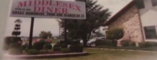 The Middlesex Diner is one of Lugares favoritos de Randy.