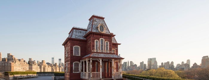 Metropolitan Sanat Müzesi is one of 10 Best Rooftop Bars in New York City.