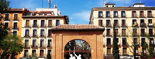 Plaza del Dos de Mayo is one of Madrid Must Sees.