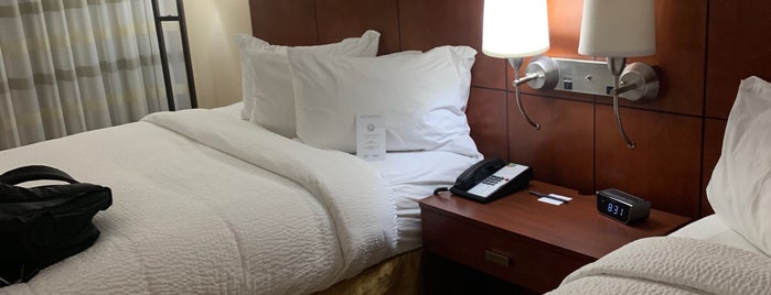 Courtyard Marriott is one of Damisoさんのお気に入りスポット.