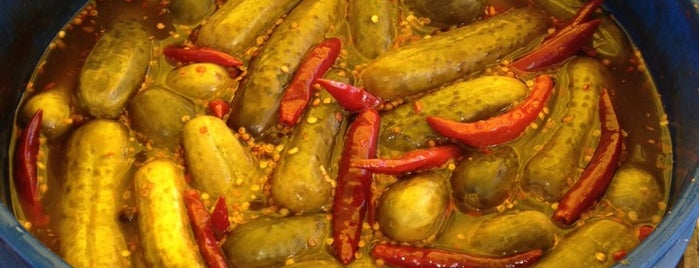 Horman's Best Pickles is one of Lugares favoritos de Sasha.