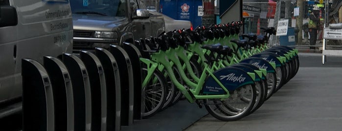 Pronto Bike Share - 2nd Ave and Pine St is one of Carl'ın Beğendiği Mekanlar.