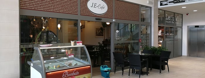 J&E Cafe is one of café.