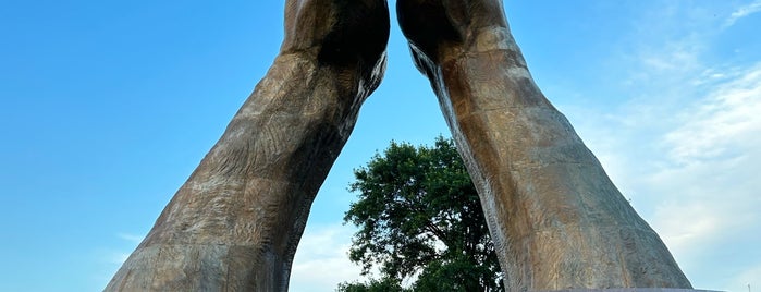 World's Largest Praying Hands is one of Tulsa.