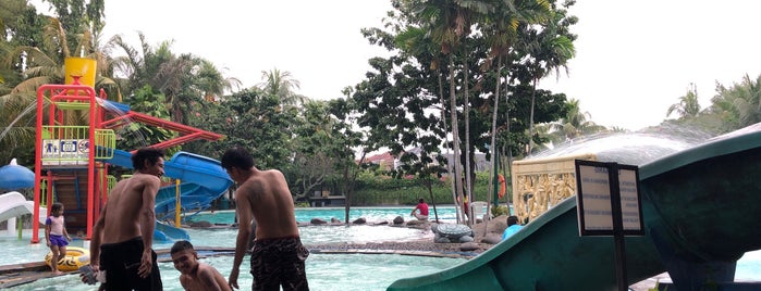 Splash Swimming Pool & Gym is one of Jakarta.