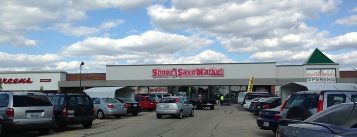 Shop & Save Market is one of Orte, die Marc gefallen.