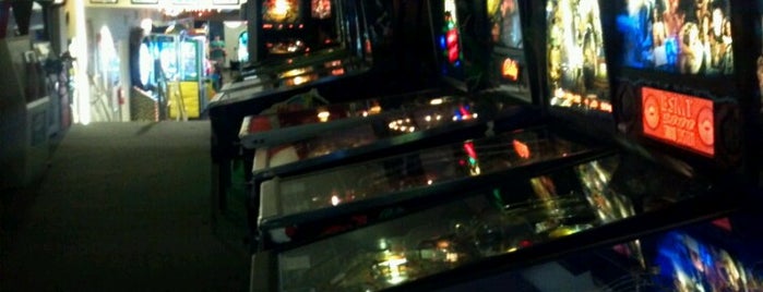 Pinballz Arcade is one of Pinball Destinations.