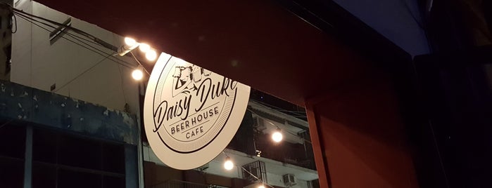Daisy Duke Beer House Café is one of Bares.