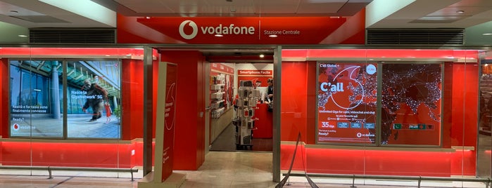 Vodafone Store is one of Tempat yang Disimpan Roman.