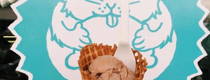 Fat Cat Creamery is one of Lugares favoritos de Andrew.